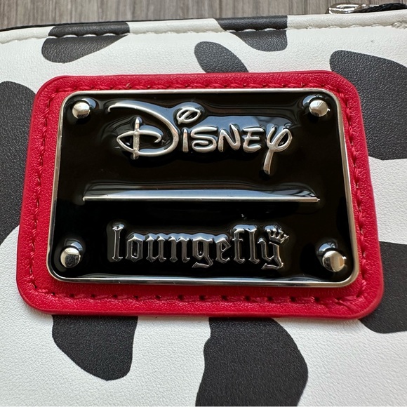 🆕 Loungefly x Disney 101 Dalmatians Classic Books Zip-Around Wallet - Picture 7 of 13
